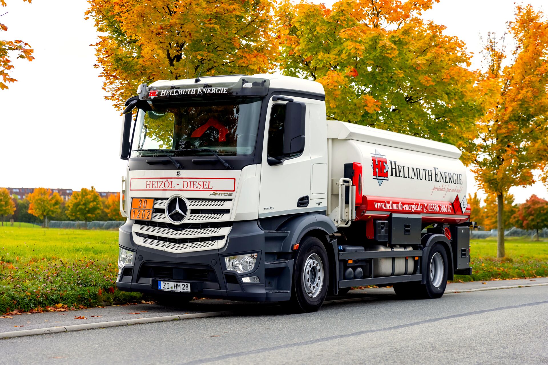 Tanklastwagen für Heizöl - Lieferung in Sachsen, Brandenburg, Thüringen & Sachsen-Anhalt